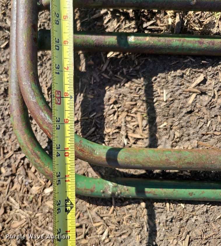 image for item MH9443 Approximately 96 livestock panels