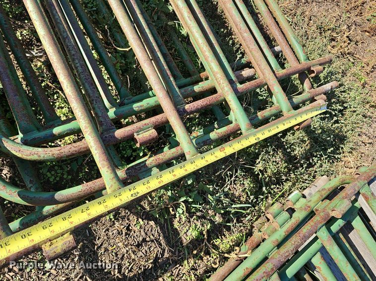 image for item MH9443 Approximately 96 livestock panels