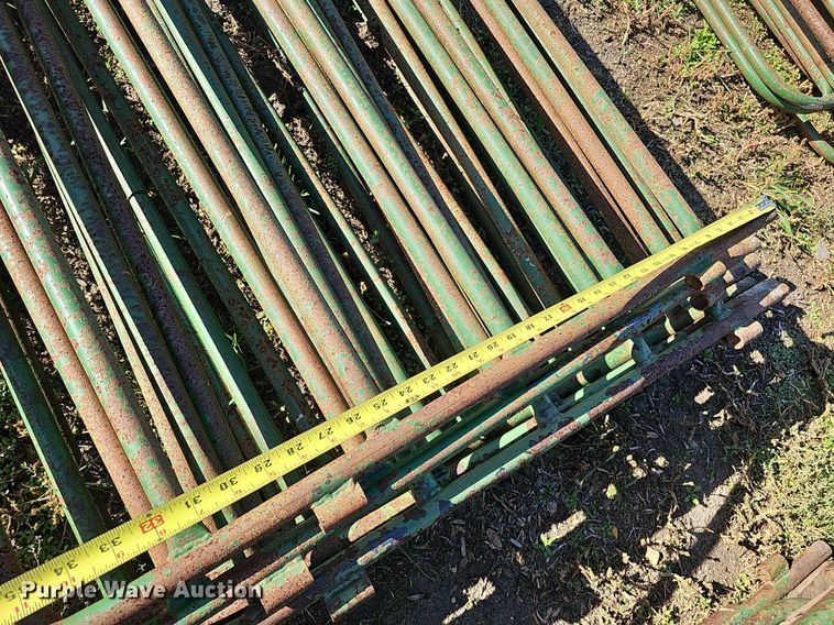 image for item MH9443 Approximately 96 livestock panels