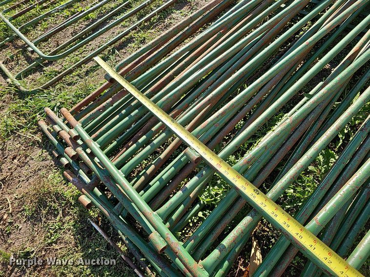 image for item MH9443 Approximately 96 livestock panels