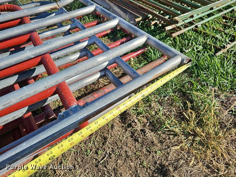 image for item MH9443 Approximately 96 livestock panels