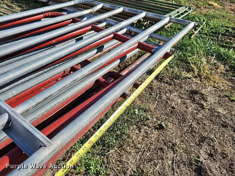 image for item MH9443 Approximately 96 livestock panels