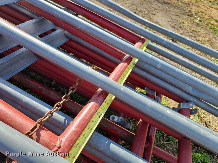 image for item MH9443 Approximately 96 livestock panels