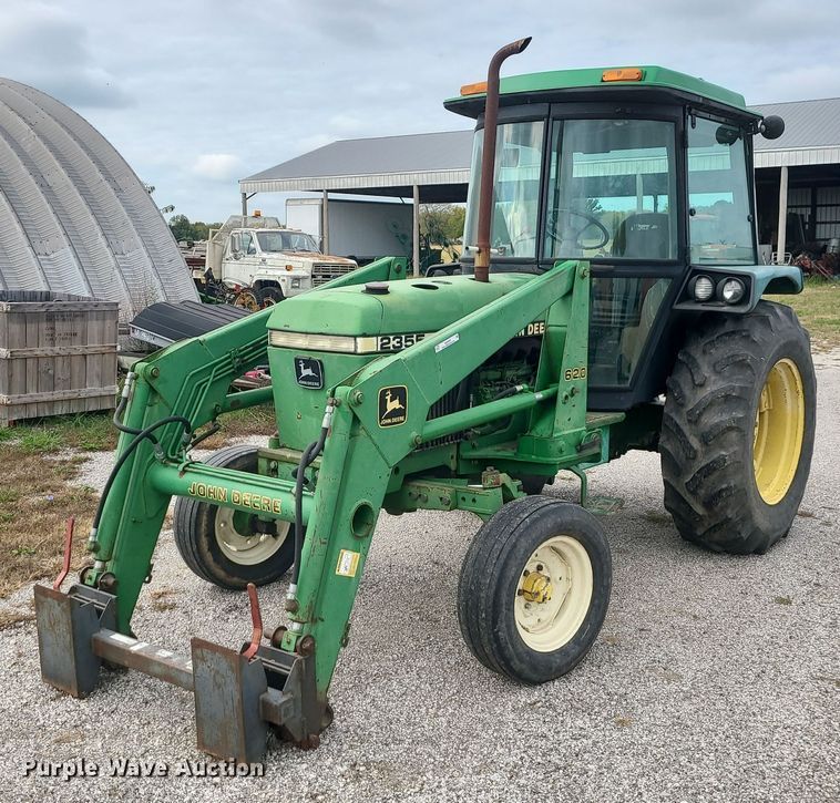 image for item MJ9448 1991 John Deere 2355  tractor