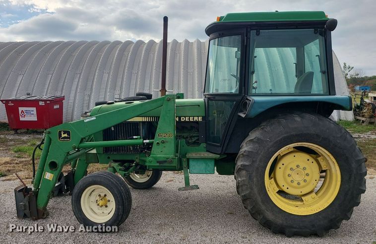 image for item MJ9448 1991 John Deere 2355  tractor