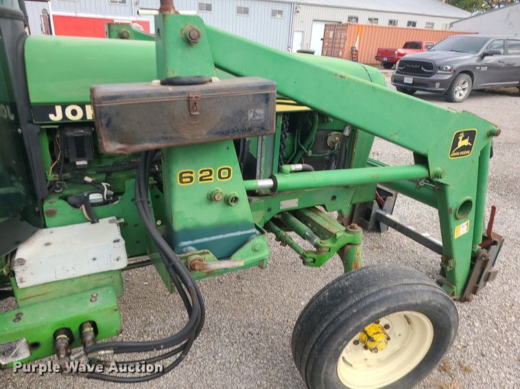 image for item MJ9448 1991 John Deere 2355  tractor