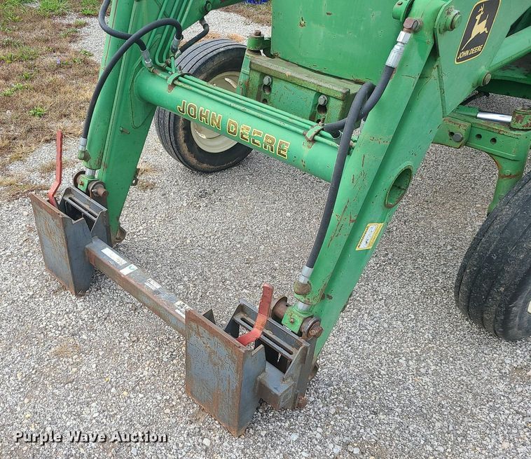 image for item MJ9448 1991 John Deere 2355  tractor