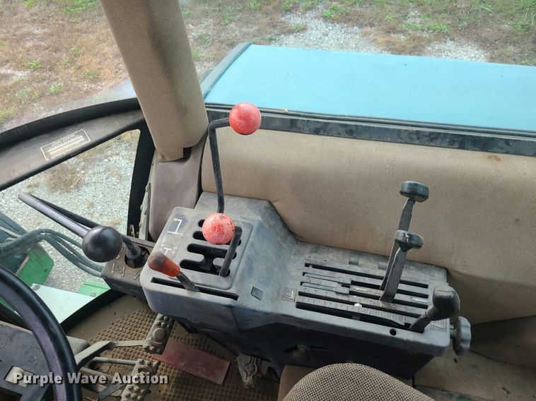 image for item MJ9448 1991 John Deere 2355  tractor