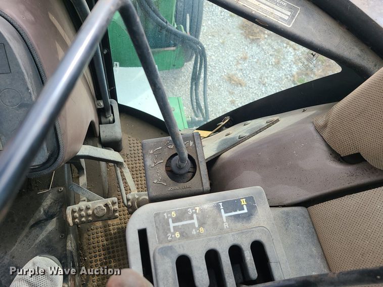 image for item MJ9448 1991 John Deere 2355  tractor