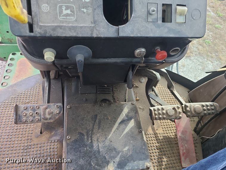 image for item MJ9448 1991 John Deere 2355  tractor