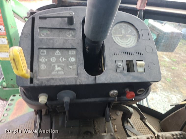 image for item MJ9448 1991 John Deere 2355  tractor