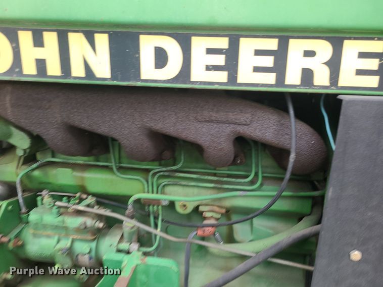 image for item MJ9448 1991 John Deere 2355  tractor