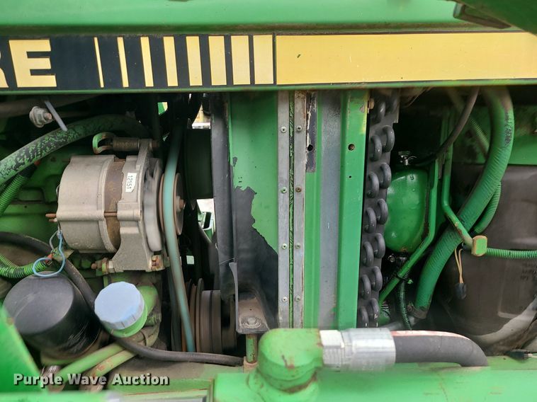 image for item MJ9448 1991 John Deere 2355  tractor