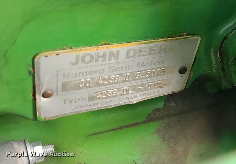 image for item MJ9448 1991 John Deere 2355  tractor