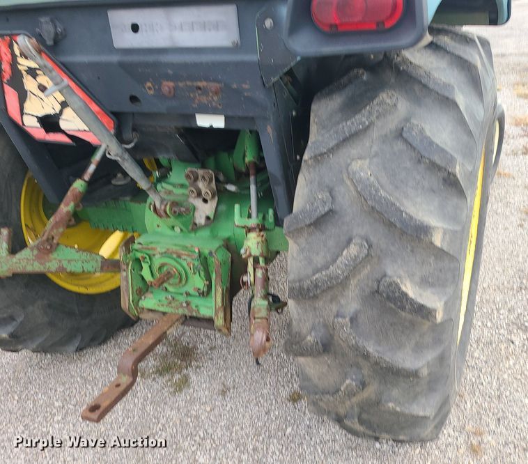 image for item MJ9448 1991 John Deere 2355  tractor