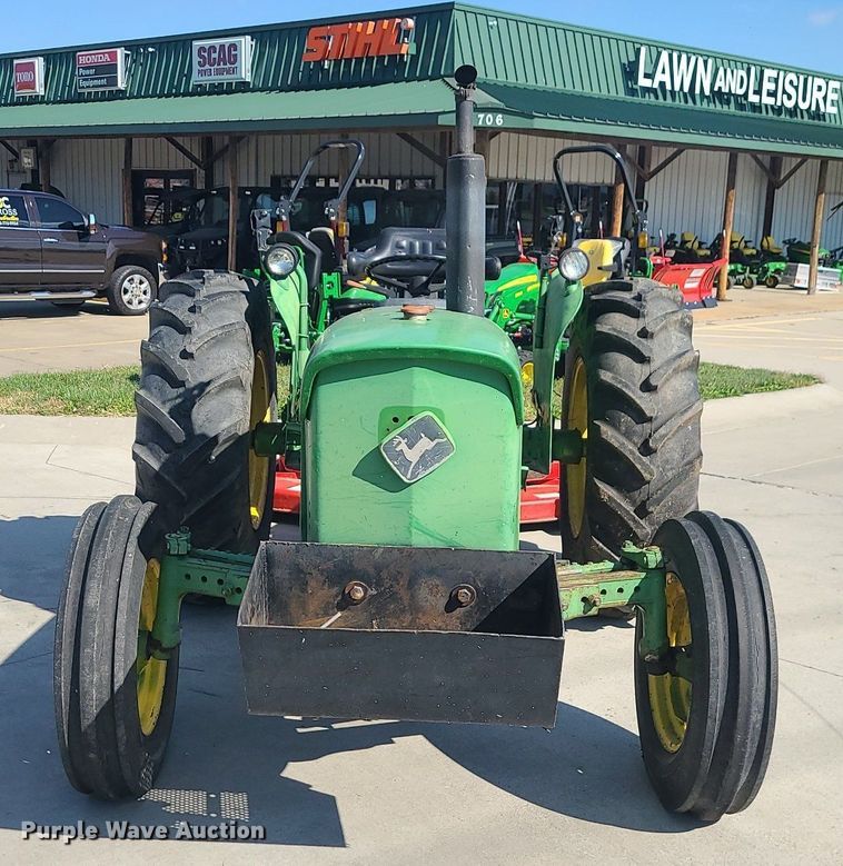 image for item MJ9451 1974 John Deere 1530  tractor