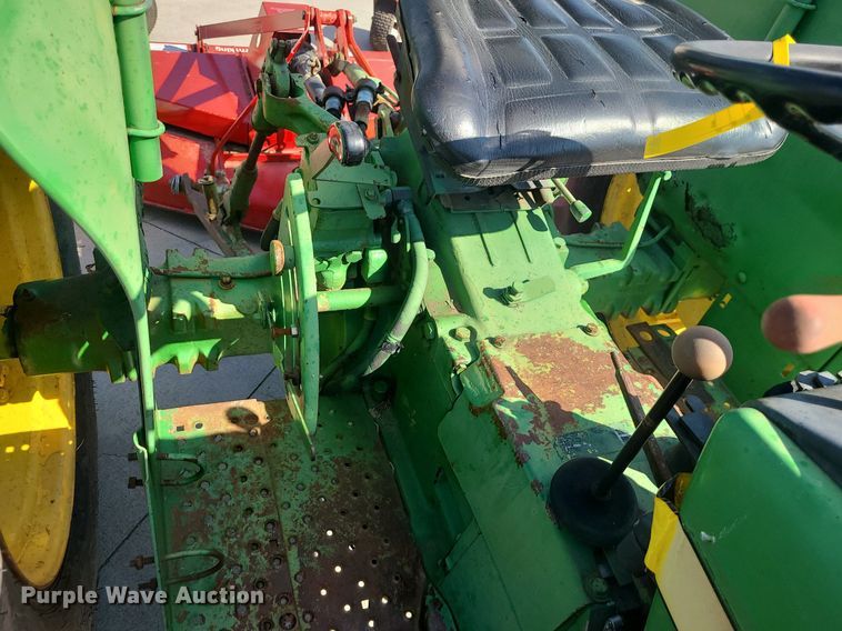 image for item MJ9451 1974 John Deere 1530  tractor