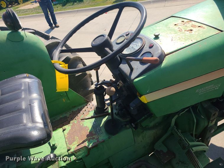 image for item MJ9451 1974 John Deere 1530  tractor