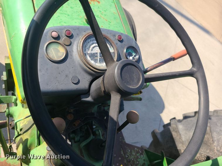 image for item MJ9451 1974 John Deere 1530  tractor