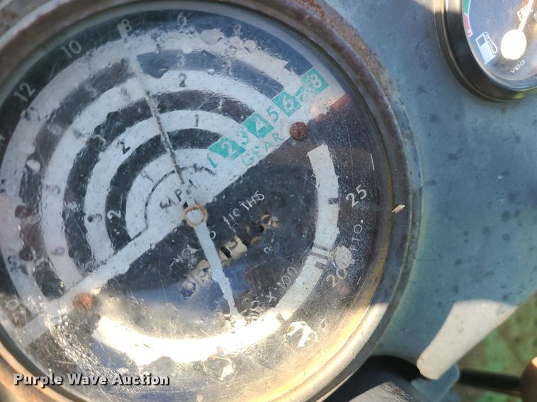 image for item MJ9451 1974 John Deere 1530  tractor