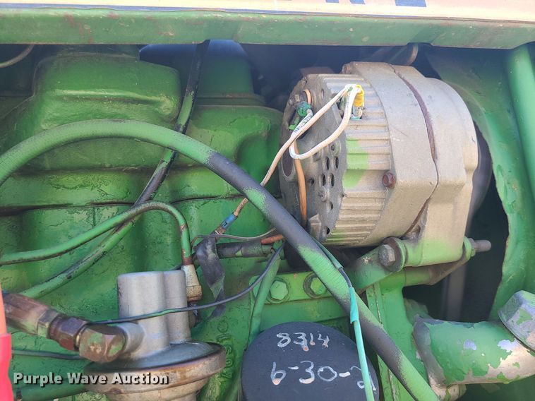 image for item MJ9451 1974 John Deere 1530  tractor