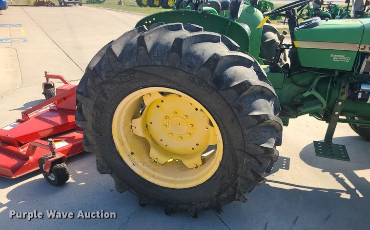 image for item MJ9451 1974 John Deere 1530  tractor