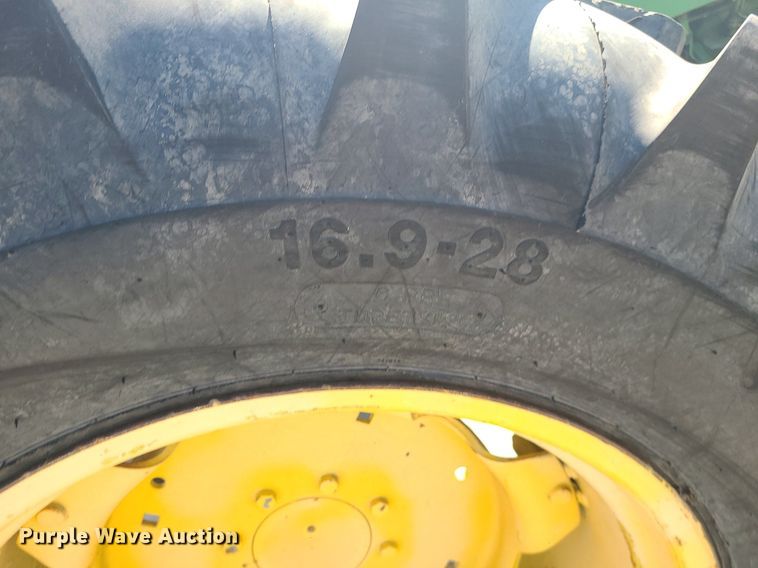 image for item MJ9451 1974 John Deere 1530  tractor