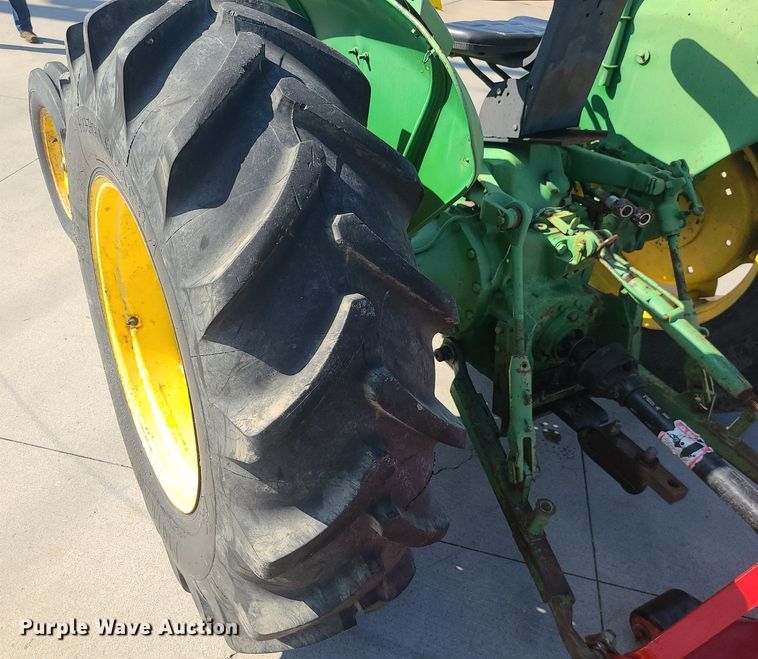 image for item MJ9451 1974 John Deere 1530  tractor