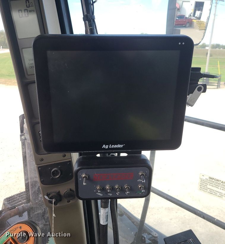 image for item MQ9567 Case IH Titan 4520  applicator