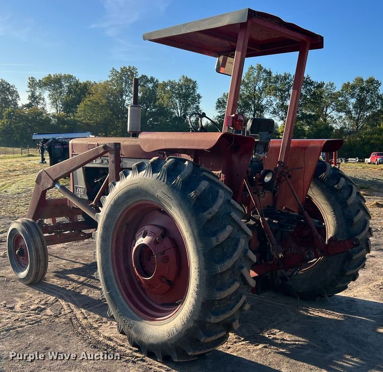 image for item NI9050 1971 International Harvester Farmall 656  tractor