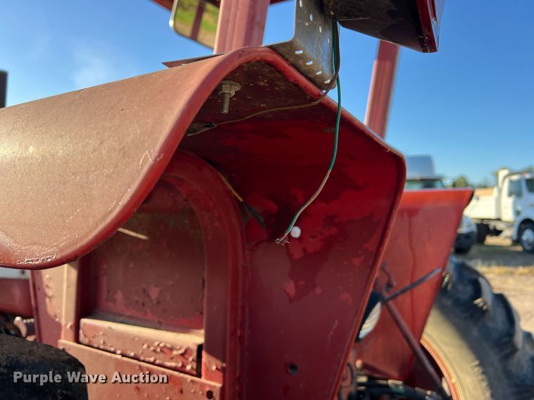 image for item NI9050 1971 International Harvester Farmall 656  tractor