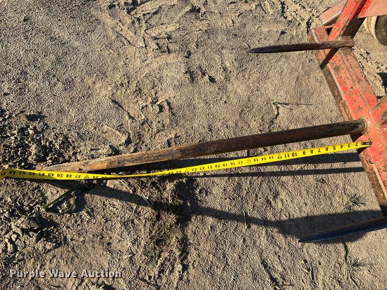 image for item NI9050 1971 International Harvester Farmall 656  tractor