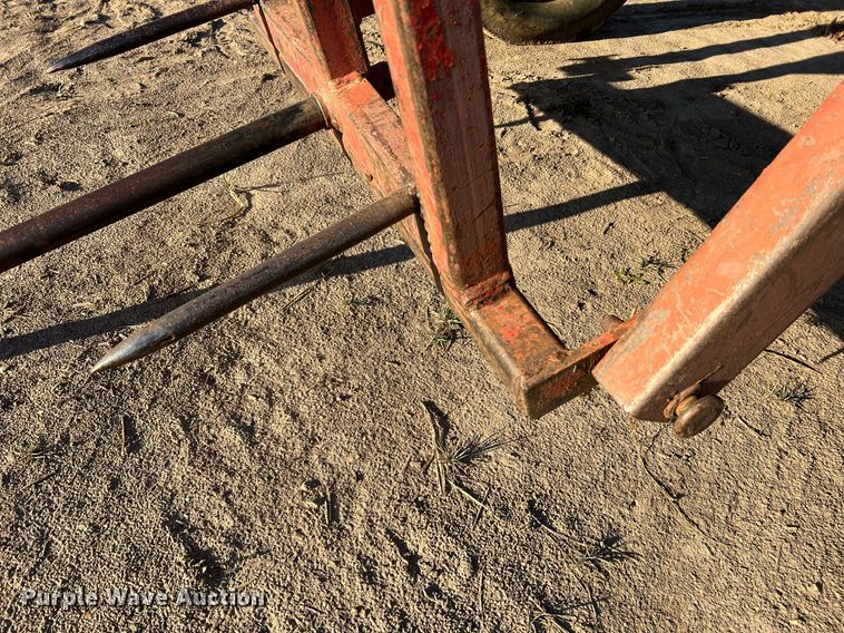 image for item NI9050 1971 International Harvester Farmall 656  tractor