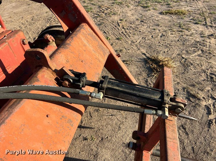 image for item NI9050 1971 International Harvester Farmall 656  tractor