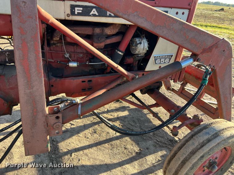 image for item NI9050 1971 International Harvester Farmall 656  tractor
