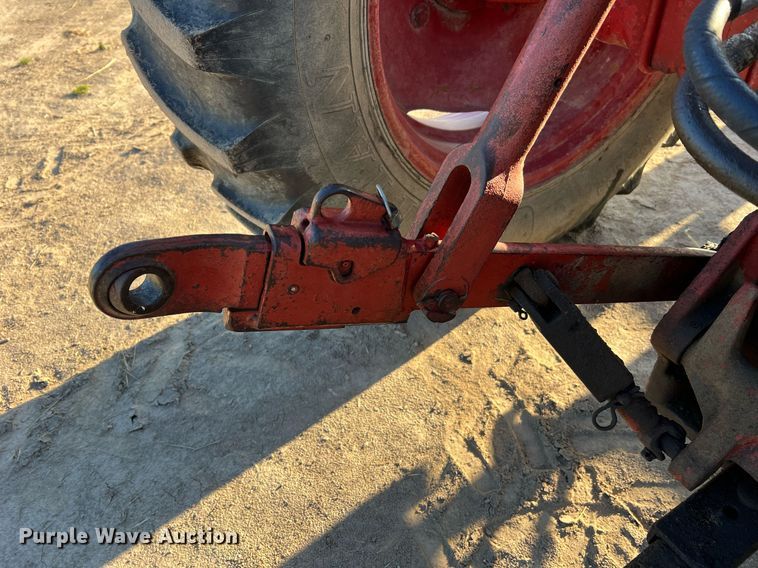 image for item NI9050 1971 International Harvester Farmall 656  tractor