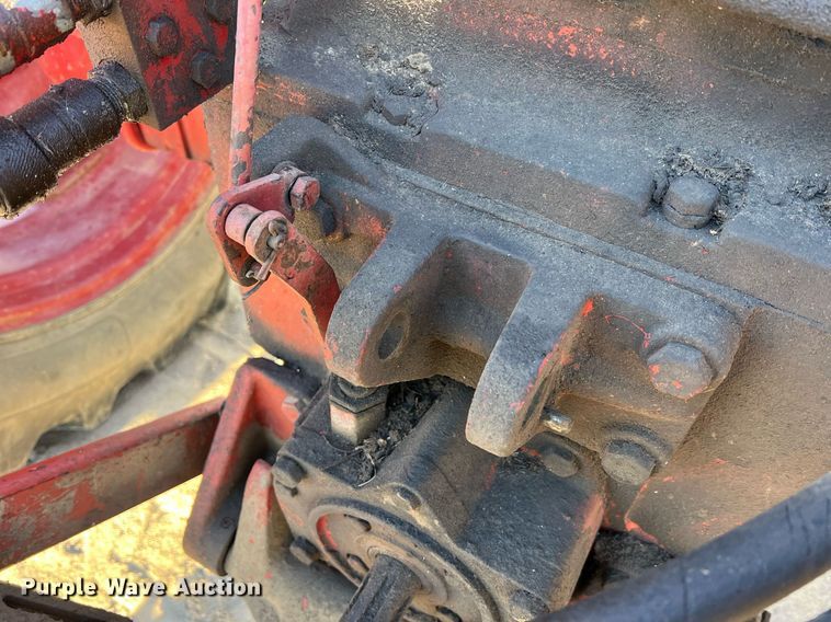 image for item NI9050 1971 International Harvester Farmall 656  tractor