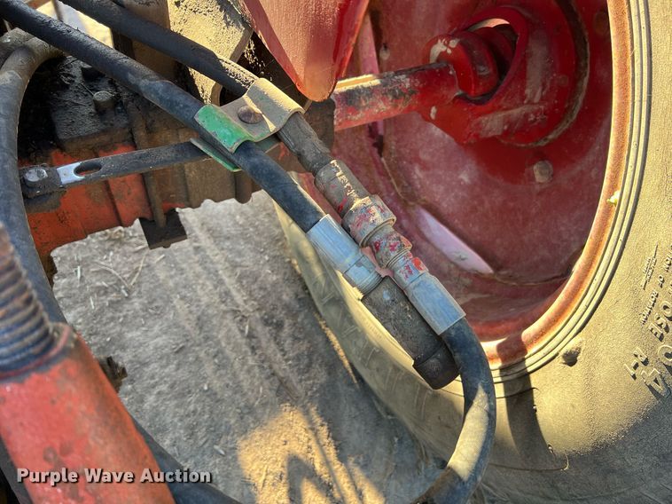 image for item NI9050 1971 International Harvester Farmall 656  tractor