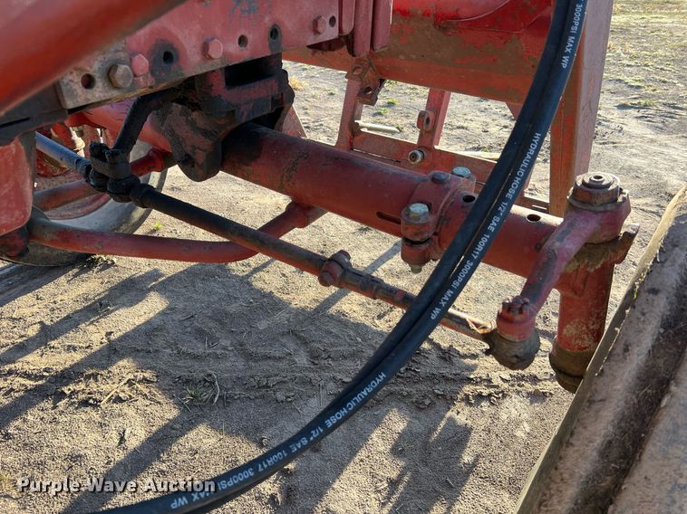 image for item NI9050 1971 International Harvester Farmall 656  tractor