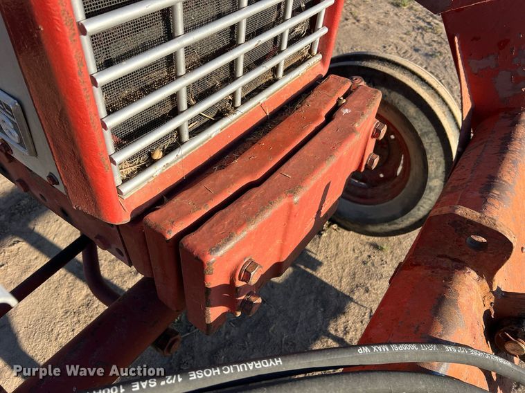 image for item NI9050 1971 International Harvester Farmall 656  tractor