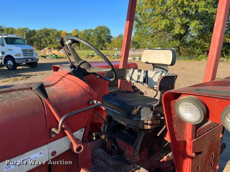 image for item NI9050 1971 International Harvester Farmall 656  tractor