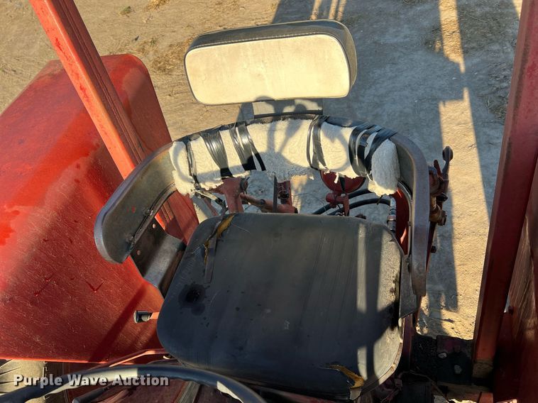 image for item NI9050 1971 International Harvester Farmall 656  tractor