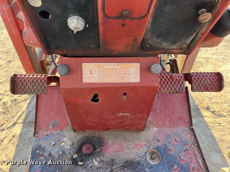 image for item NI9050 1971 International Harvester Farmall 656  tractor