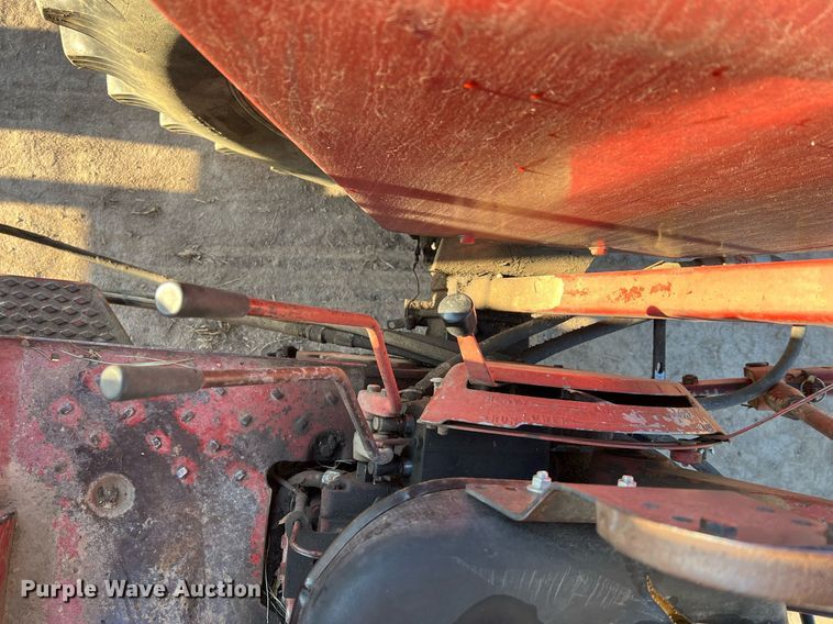 image for item NI9050 1971 International Harvester Farmall 656  tractor