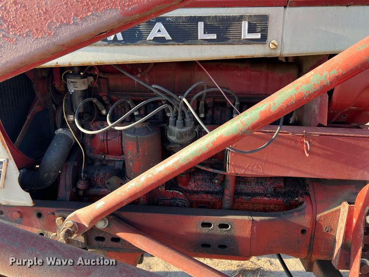 image for item NI9050 1971 International Harvester Farmall 656  tractor