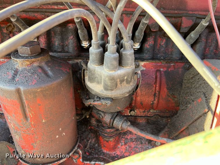 image for item NI9050 1971 International Harvester Farmall 656  tractor