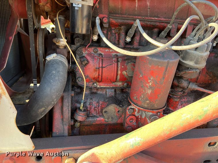 image for item NI9050 1971 International Harvester Farmall 656  tractor