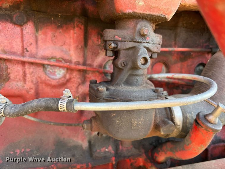 image for item NI9050 1971 International Harvester Farmall 656  tractor