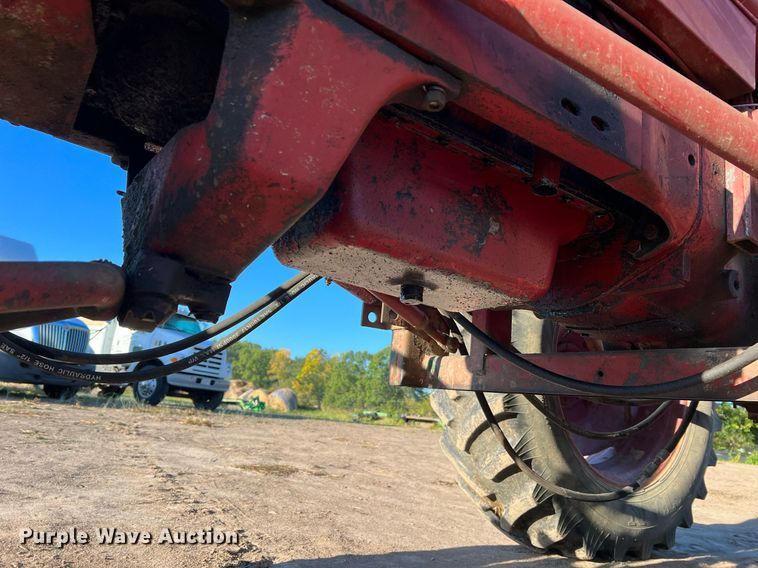 image for item NI9050 1971 International Harvester Farmall 656  tractor