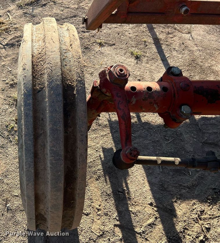 image for item NI9050 1971 International Harvester Farmall 656  tractor